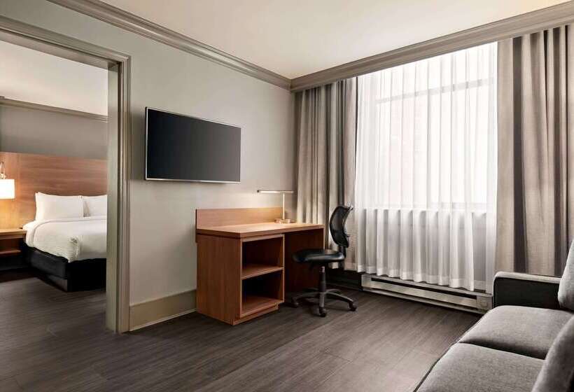 هتل Days Inn By Wyndham Vancouver Downtown