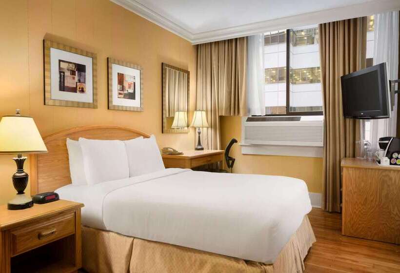 هتل Days Inn By Wyndham Vancouver Downtown
