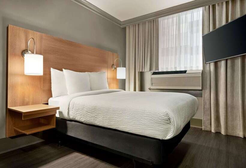 هتل Days Inn By Wyndham Vancouver Downtown