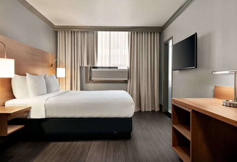 هتل Days Inn By Wyndham Vancouver Downtown