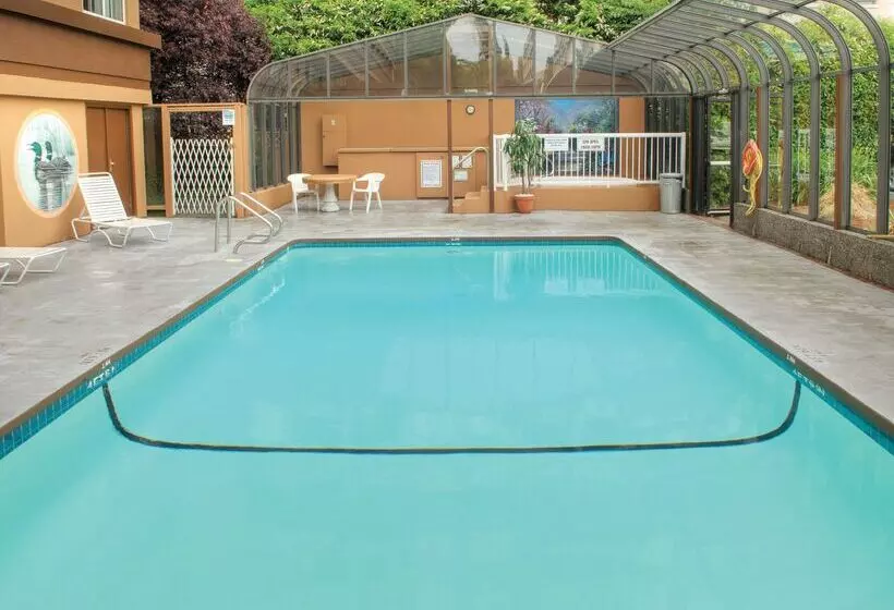 فندق Days Inn By Wyndham Victoria On The Harbour