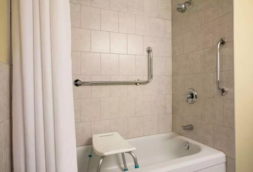 Szálloda Days Inn By Wyndham Renfrew Conference Centre