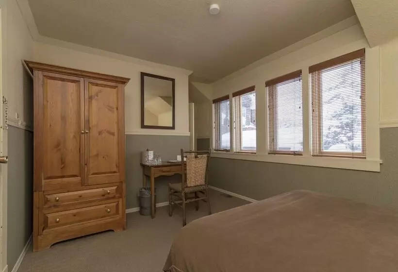 ホテル Deer Lodge