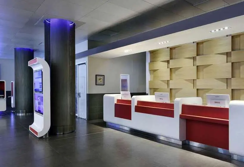 ホテル Doubletree By Hilton Ottawa Downtown