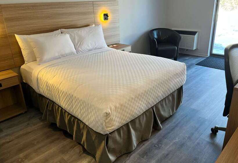 هتل Econo Lodge Airport Quebec