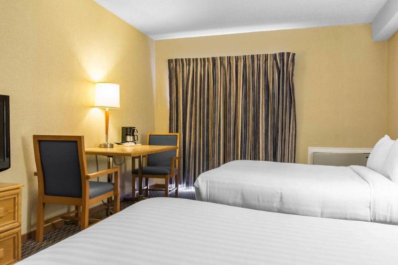 هتل Econo Lodge Airport Quebec
