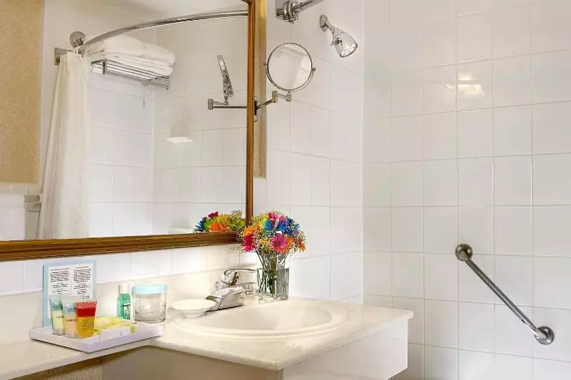 Hotel Four Points by Sheraton Toronto Lakeshore