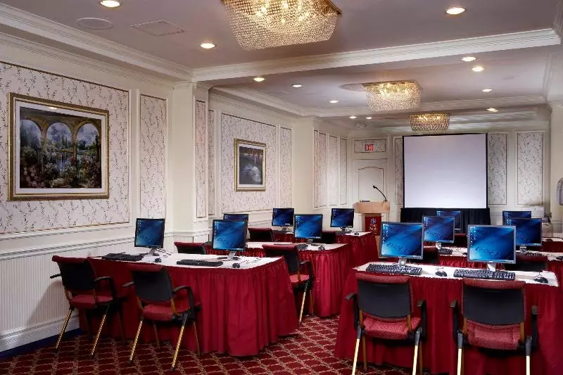 Hotel Four Points by Sheraton Toronto Lakeshore