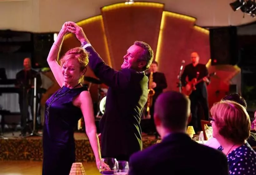 酒店 Harrison Hot Springs Resort & Spa