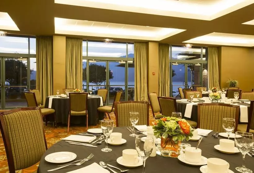 酒店 Harrison Hot Springs Resort & Spa