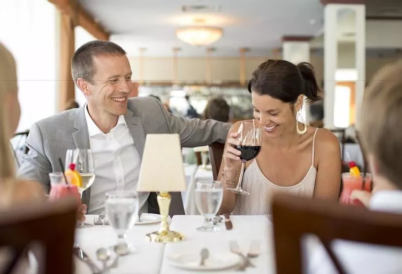 酒店 Harrison Hot Springs Resort & Spa