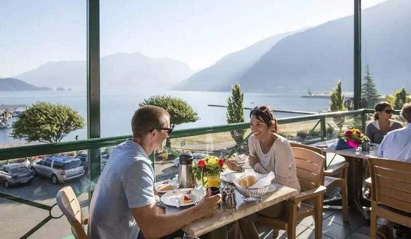 酒店 Harrison Hot Springs Resort & Spa