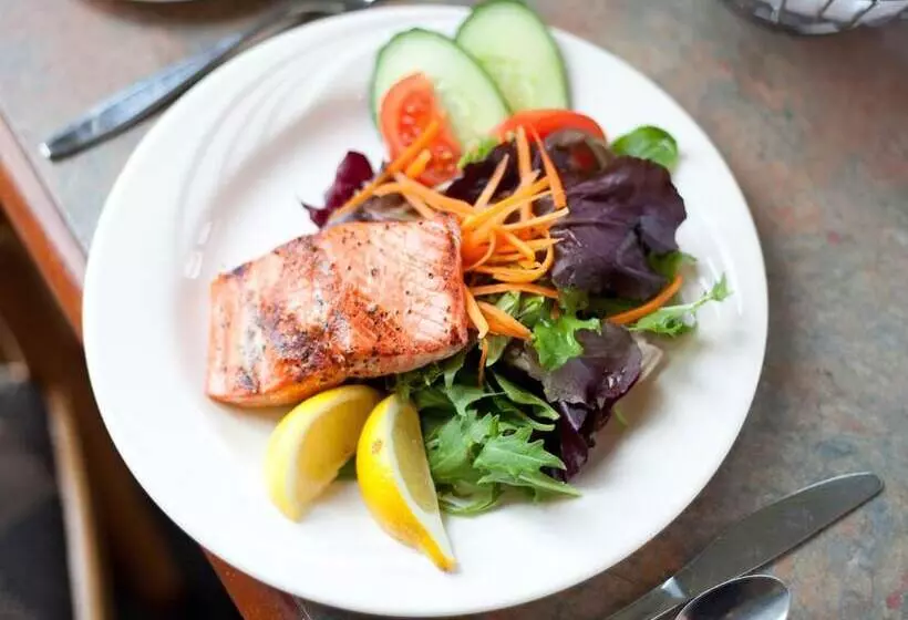 酒店 Harrison Hot Springs Resort & Spa