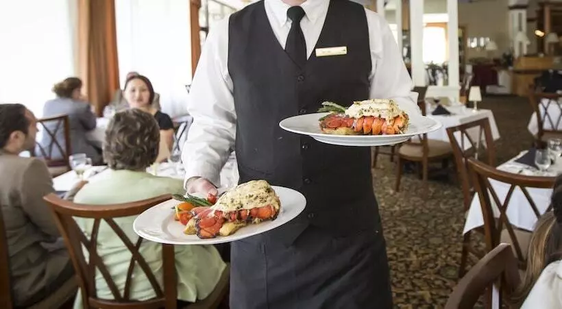 酒店 Harrison Hot Springs Resort & Spa