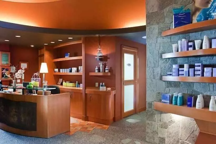 酒店 Harrison Hot Springs Resort & Spa