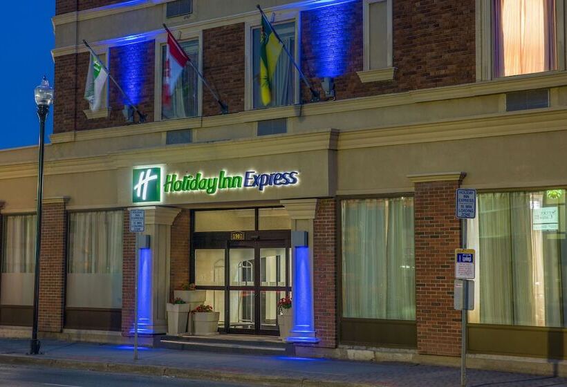 هتل Quality Inn & Suites