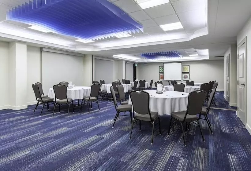 酒店 Holiday Inn Express & Suites Mississauga Toronto Southwest, An Ihg