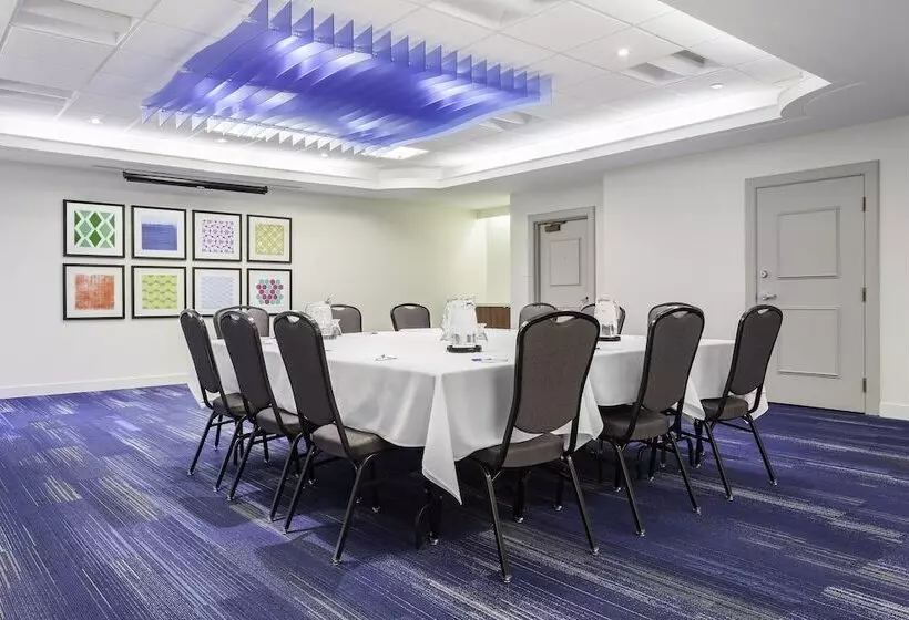 酒店 Holiday Inn Express & Suites Mississauga Toronto Southwest, An Ihg