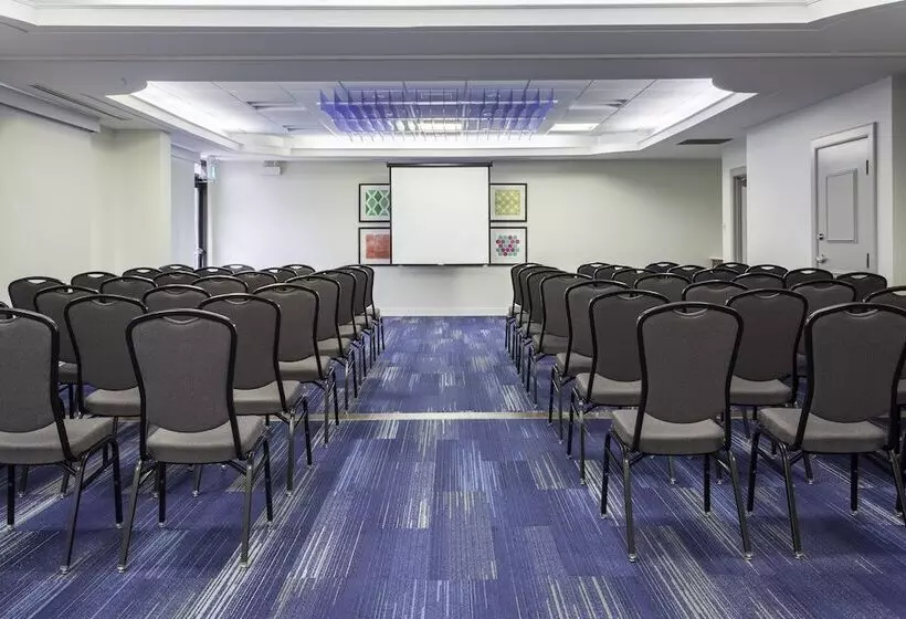 酒店 Holiday Inn Express & Suites Mississauga Toronto Southwest, An Ihg