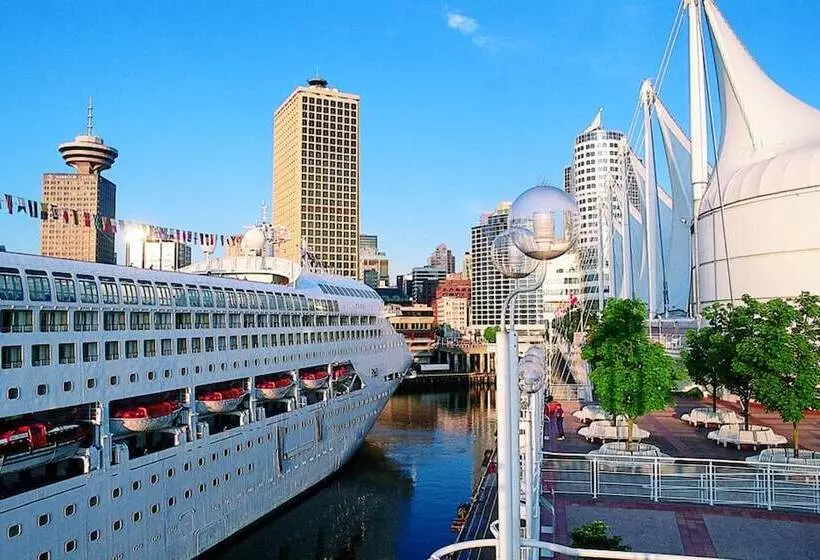 בית מלון כפרי Holiday Inn & Suites North Vancouver, An Ihg