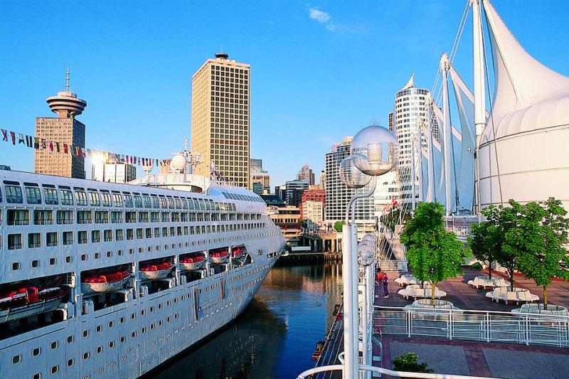 فندق Holiday Inn & Suites North Vancouver, An Ihg