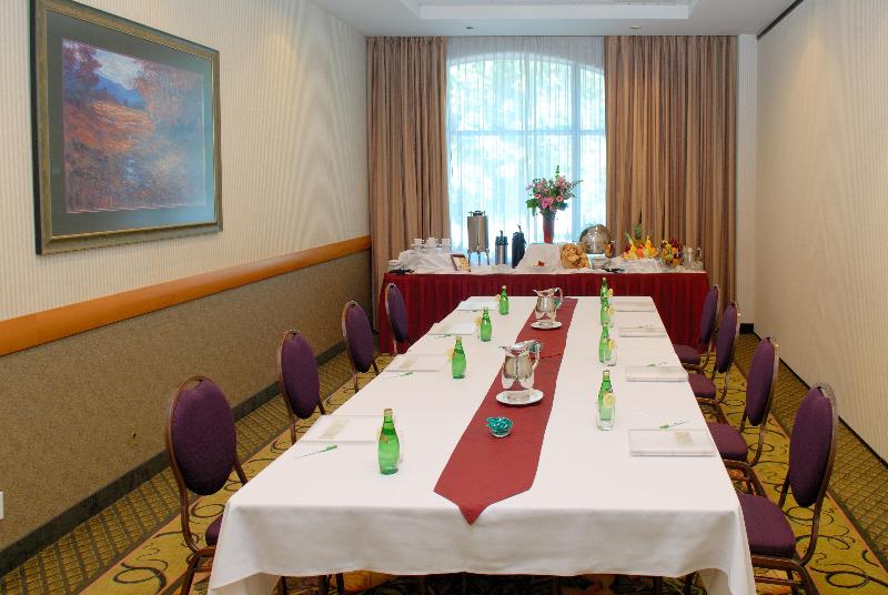 فندق Holiday Inn & Suites North Vancouver, An Ihg