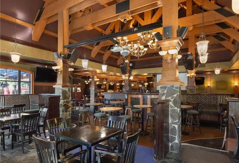 ホテル Holiday Inn & Suites North Vancouver, An Ihg