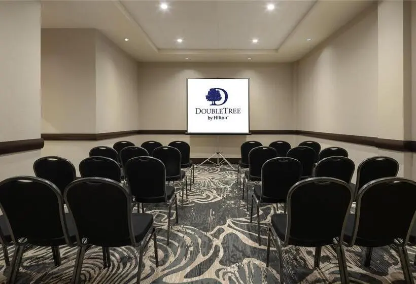 ホテル Holiday Inn & Suites North Vancouver, An Ihg