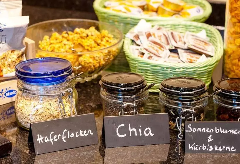 Hotelli Linde   24h Self Check In