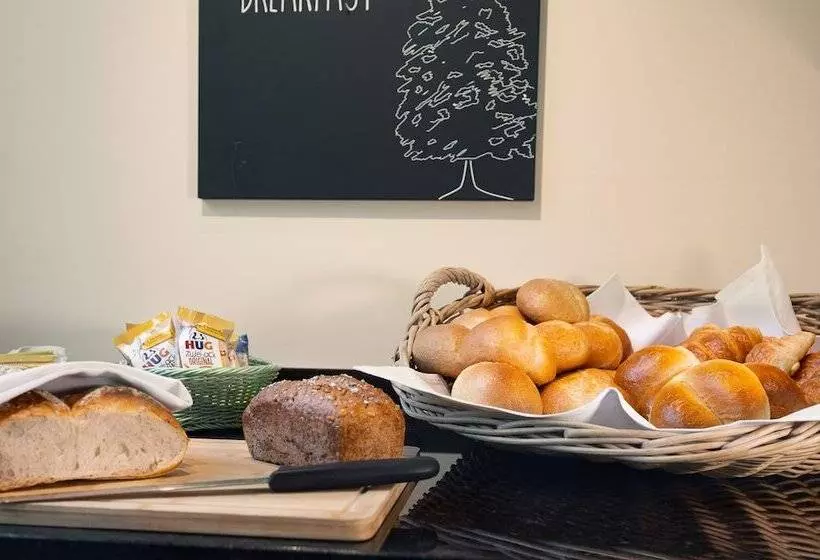 Hotel Linde   24h Self Check In