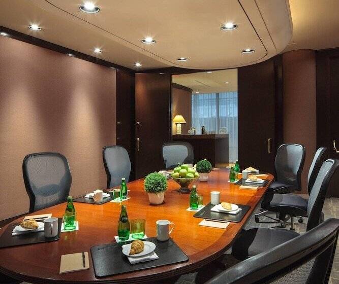 Metropolitan Hotel Vancouver