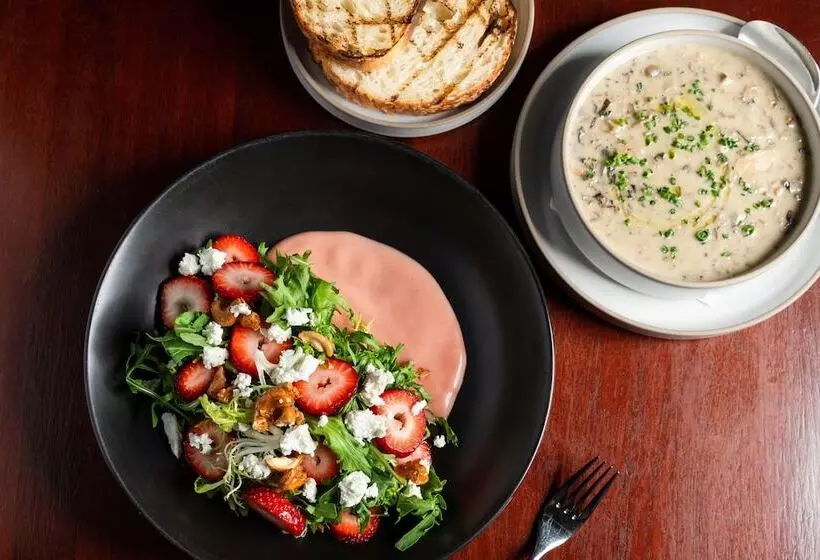 Metropolitan Hotel Vancouver