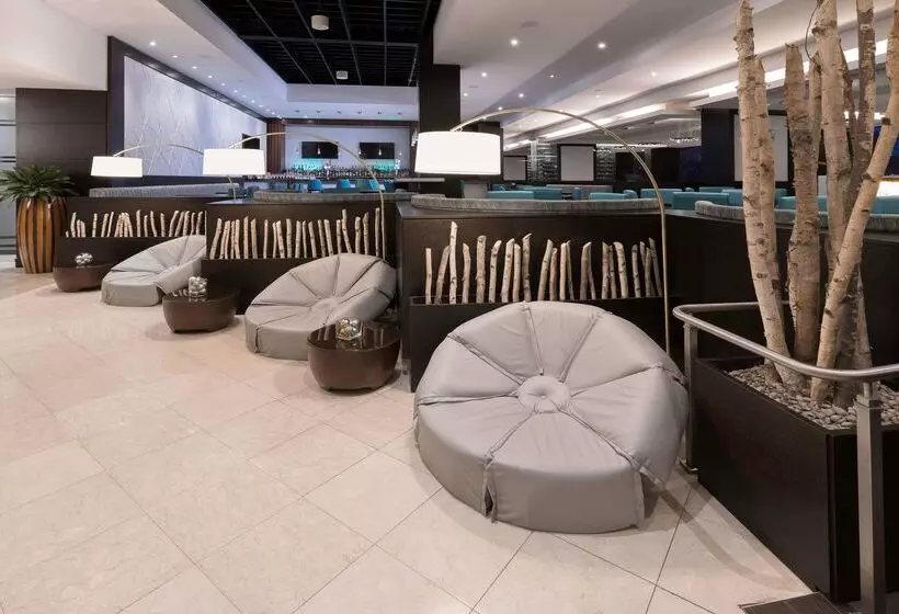 هتل Pan Pacific Toronto