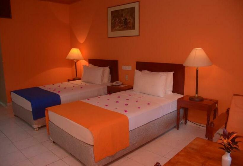 Hotel Ratnaloka Tour Inns