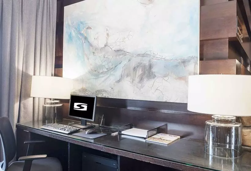 Sandman Hotel & Suites Kelowna