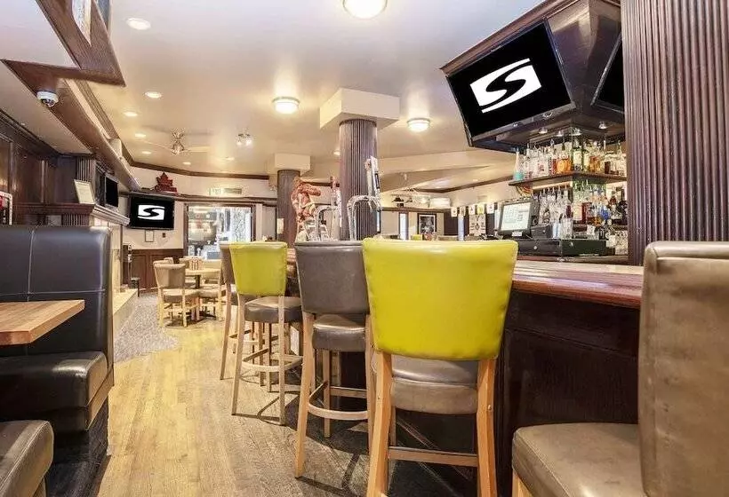 Sandman Hotel & Suites Kelowna