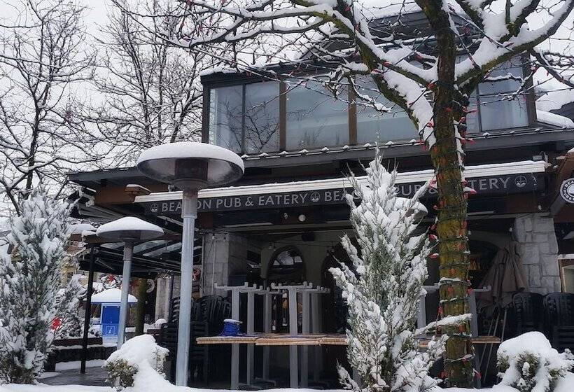 هتل The Crystal Lodge