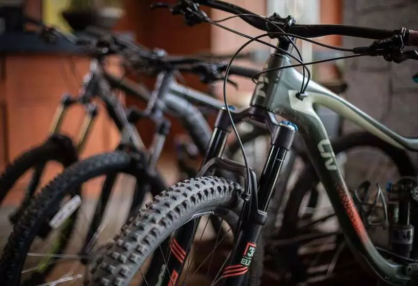 Otel The Crystal Lodge