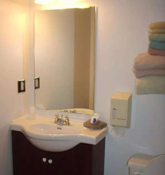 בית מלון כפרי Town And Mountain