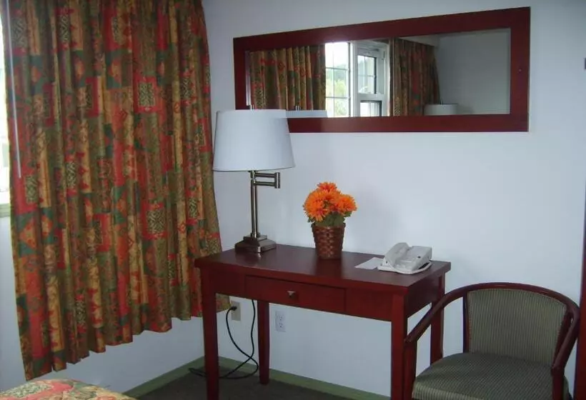 בית מלון כפרי Town And Mountain