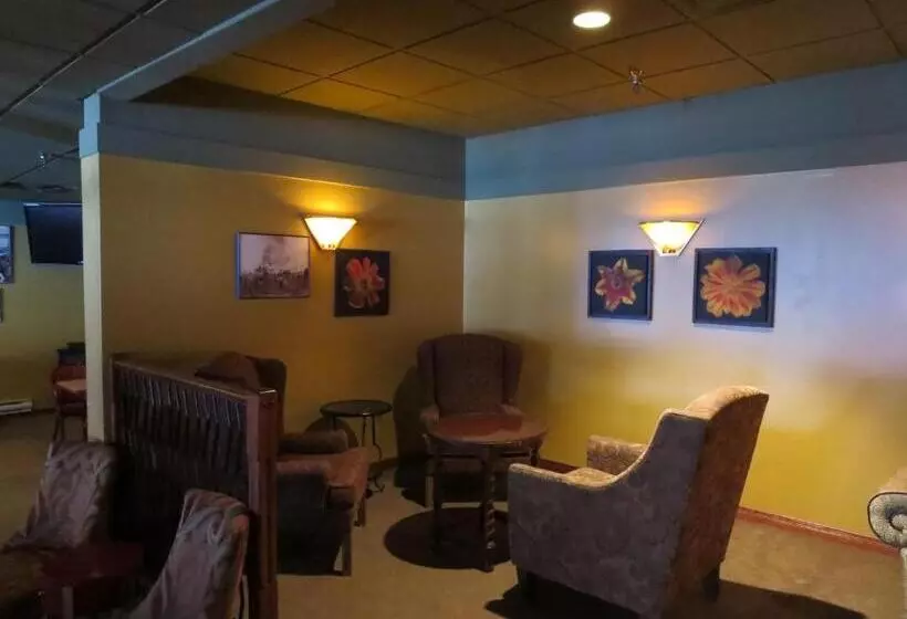 בית מלון כפרי Town And Mountain