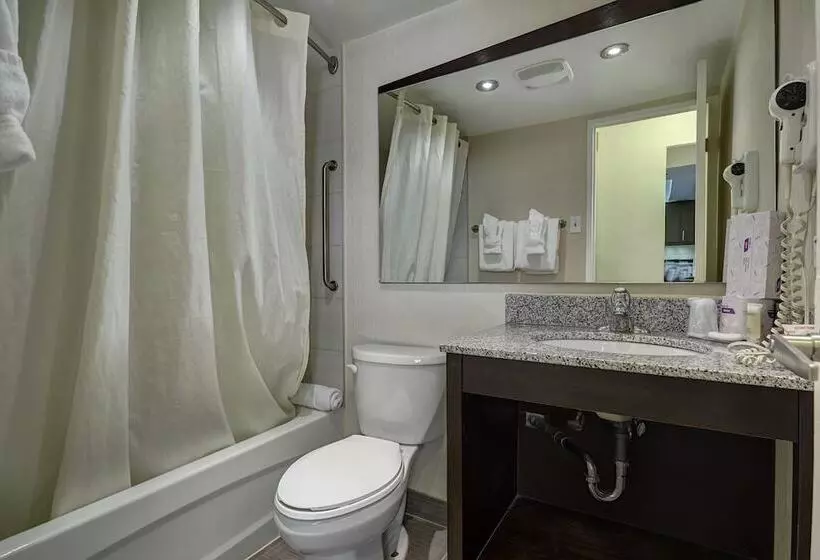 هتل Town Inn Suites