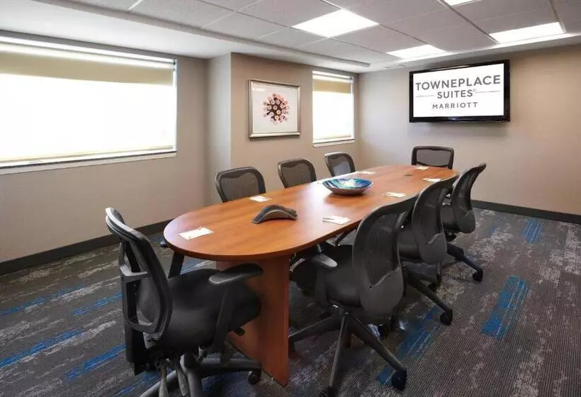 ホテル Towneplace Suites By Marriott Mississaugaairport Corporate Centre