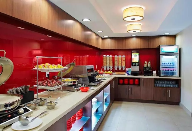 ホテル Towneplace Suites By Marriott Mississaugaairport Corporate Centre