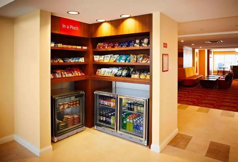 ホテル Towneplace Suites By Marriott Mississaugaairport Corporate Centre