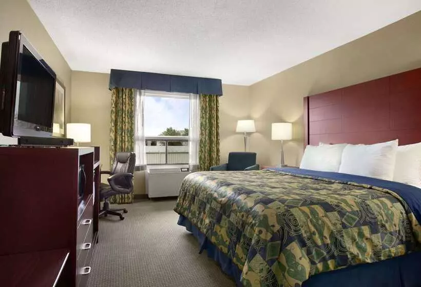 فندق Travelodge By Wyndham Oshawa Whitby