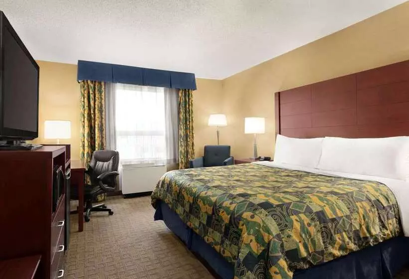 فندق Travelodge By Wyndham Oshawa Whitby