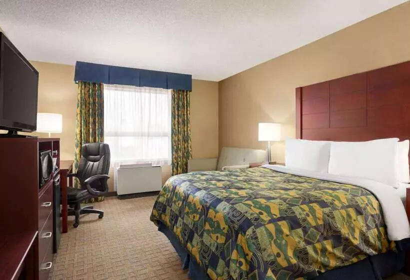 فندق Travelodge By Wyndham Oshawa Whitby