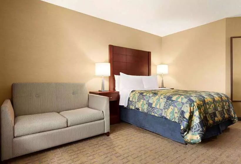 فندق Travelodge By Wyndham Oshawa Whitby