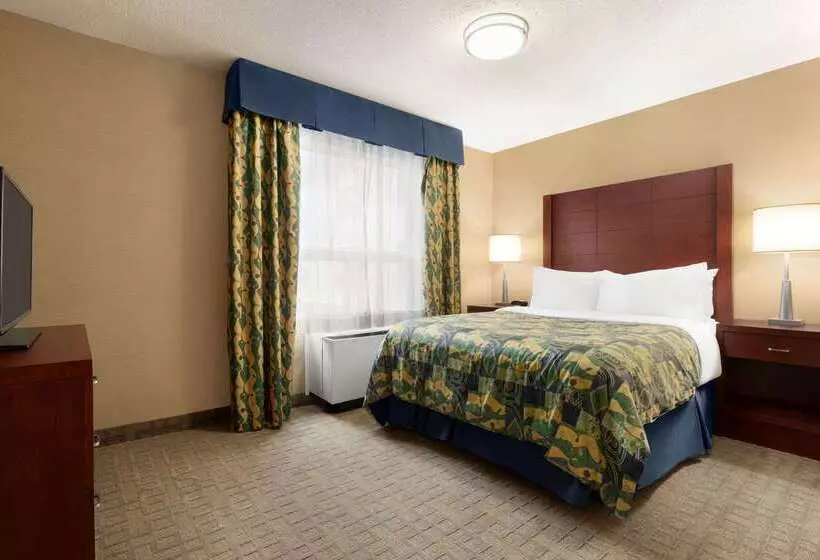 فندق Travelodge By Wyndham Oshawa Whitby